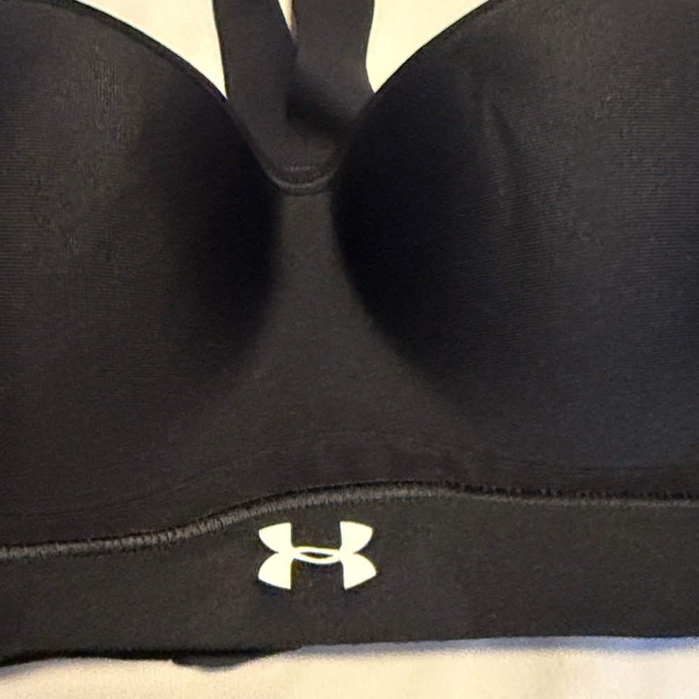 Under Armour Fitted Women's Black Sports Bra - Picture 2 of 5